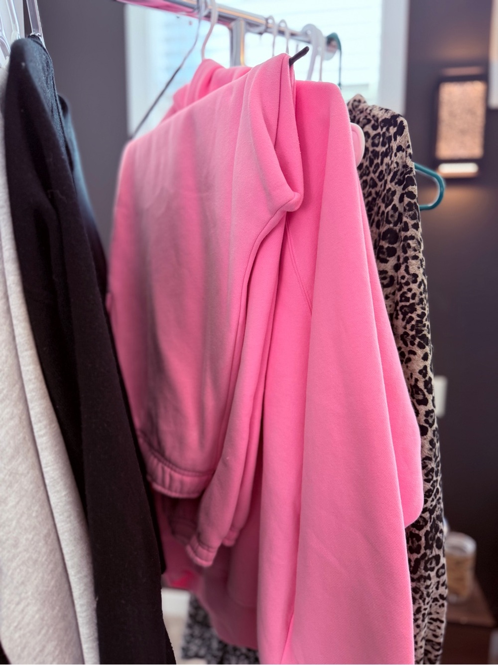 NWT ARITZIA - PINK JOGGER SET - MEDIUM